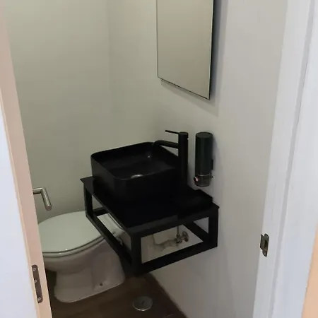 Hostel Figueira House In Beira Minho Lisboa